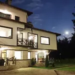 Everwood & Restaurant Hotel 3*
