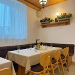 Everwood & Restaurant 3*