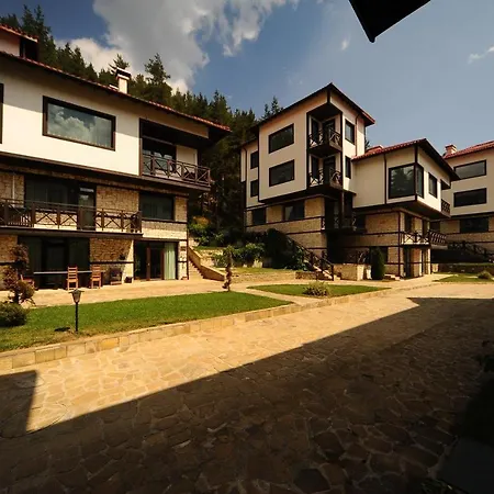 Everwood & Restaurant Govedartsi