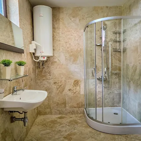 Hotel Everwood & Restaurant