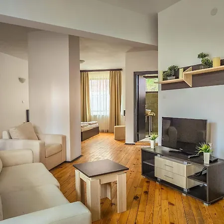 Hotel Everwood & Restaurant 3*