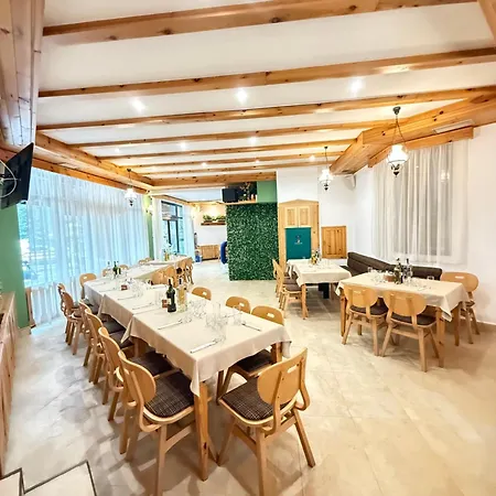 Hotel Everwood & Restaurant