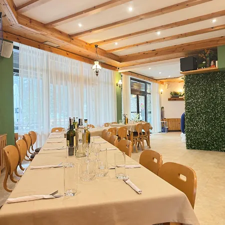 Everwood & Restaurant