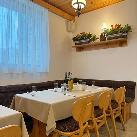 Everwood & Restaurant 3*