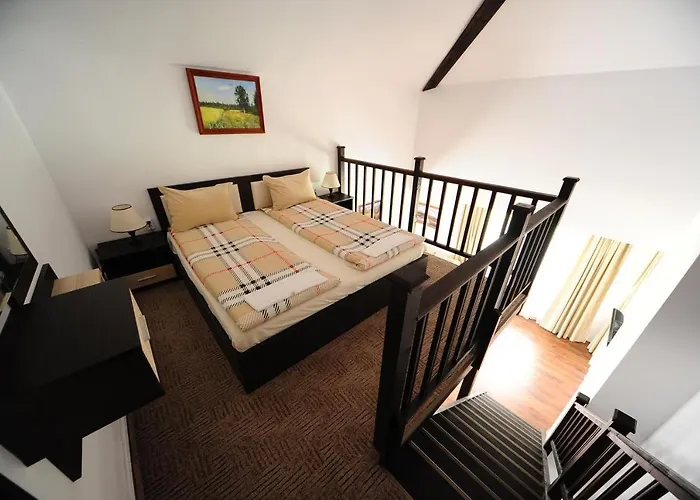 Everwood & Restaurant Hotel