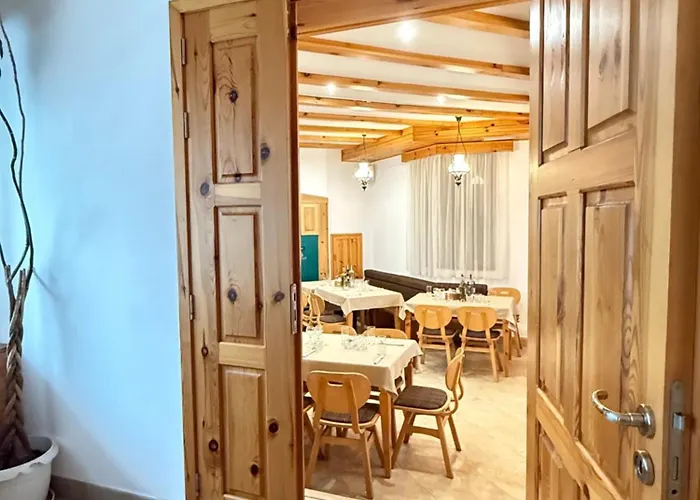 Everwood & Restaurant Hotel