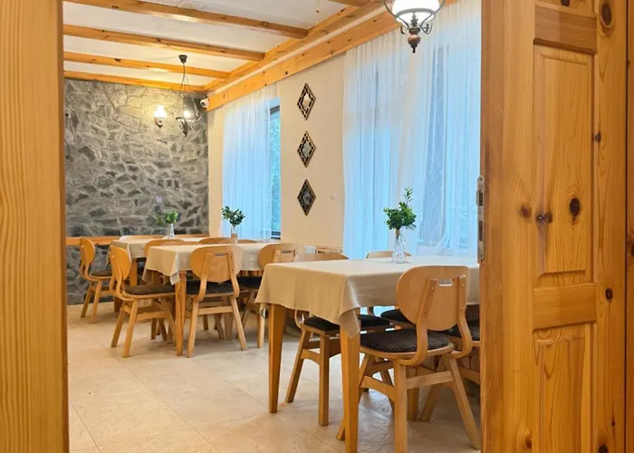 Everwood & Restaurant Hotel