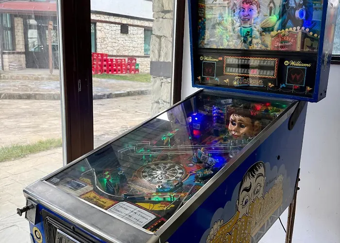 Everwood & Restaurant Hotel 3*